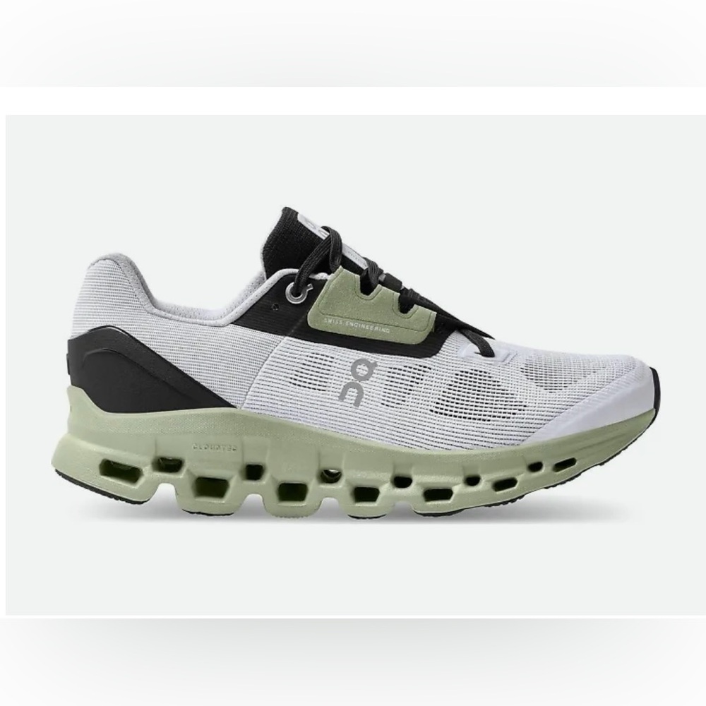 On Running Cloudstratus Running Shoes